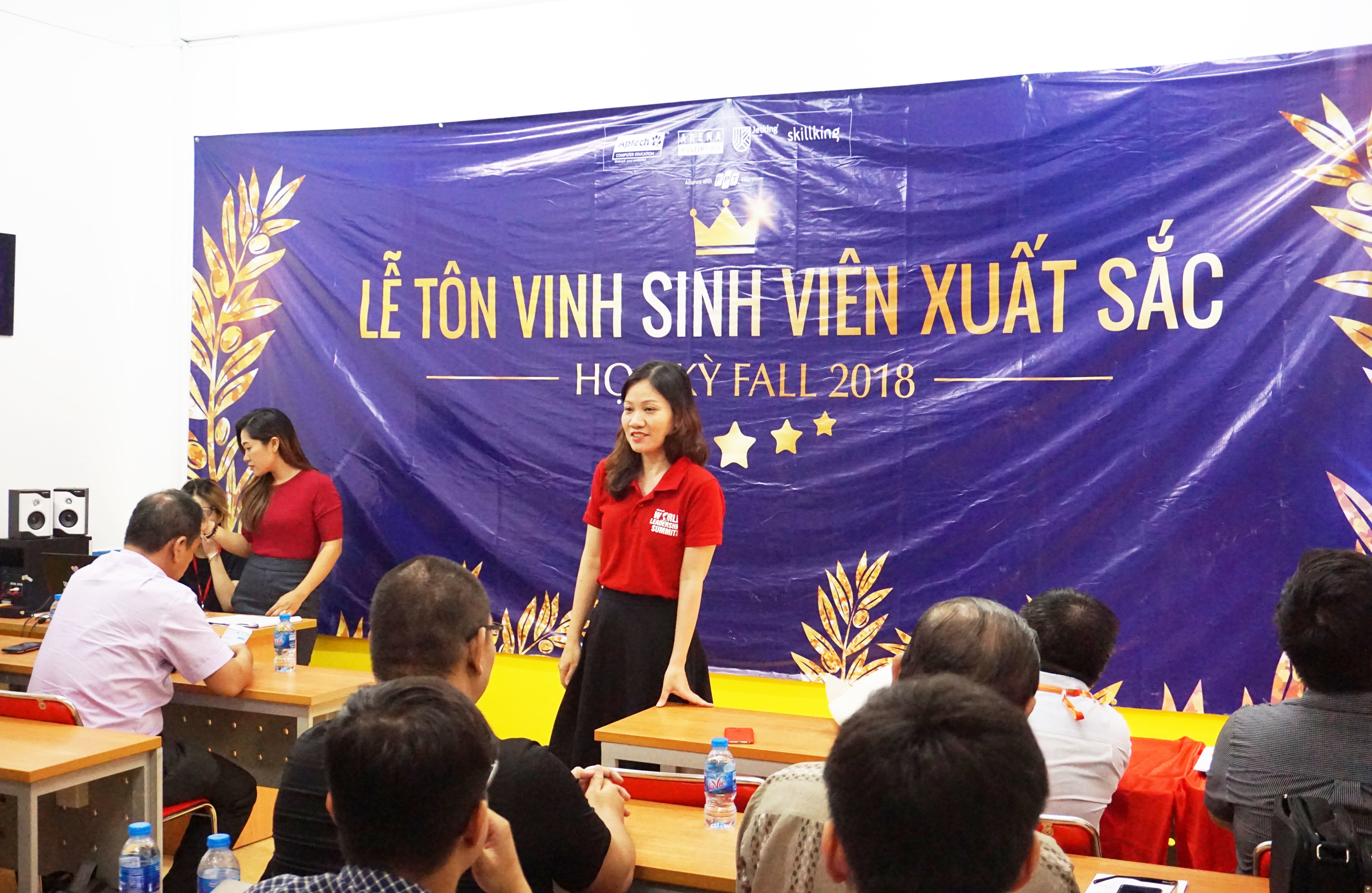 Cô Lê Thị Hồng Hạnh - Giám đốc Viện đào tạo Quốc Tế FPT có đôi lời chia sẻ cùng các bạn sinh viên