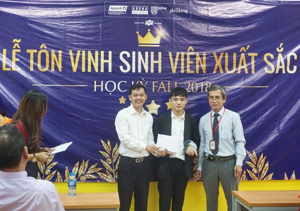 Bạn Nguyễn Thắng Lợi đã giành được giải nhất của FPT Jetking với số điểm đáng ngưỡng mộ 96.25