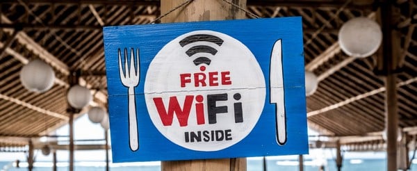 Đừng chỉ cung cấp Wifi miễn phí, hãy tận dụng nó để đem lại hiệu quả marketing cho việc kinh doanh!