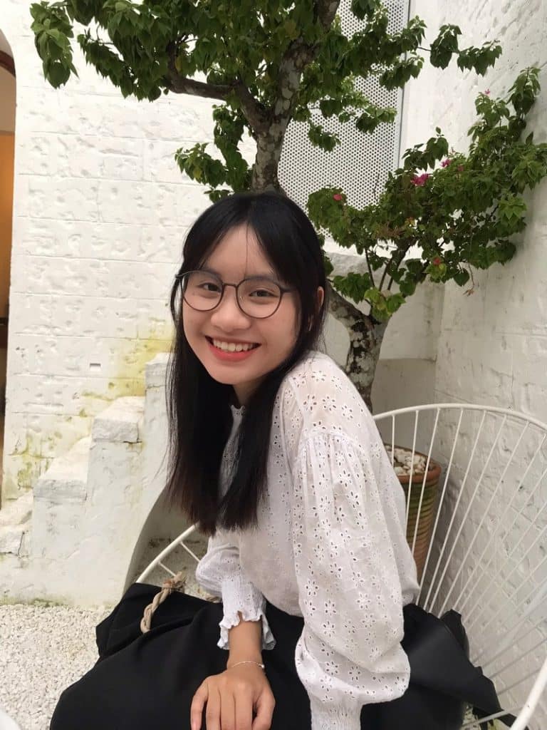 Trần Thị Kim Anh - cô gái 20 tuổi xinh đẹp của nhóm Webbox