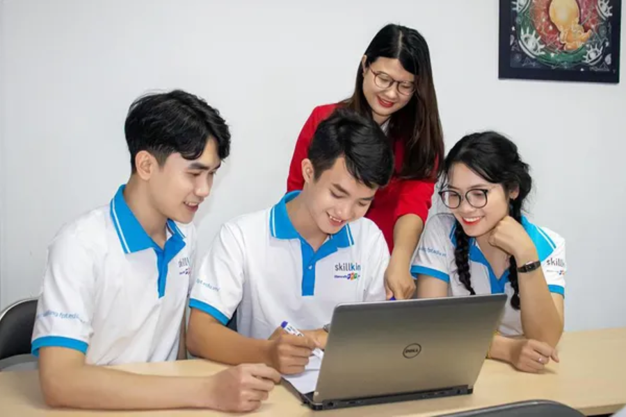 Tại FPT Skillking, sinh viên sẽ được học thẳng chuyên ngành và tham gia vào các khóa học có tỷ lệ thực hành lên đến 70%