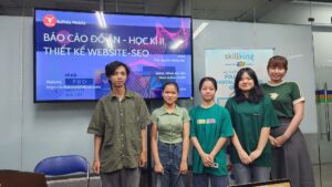 Nhóm bảo vệ đồ án qua các học kỳ