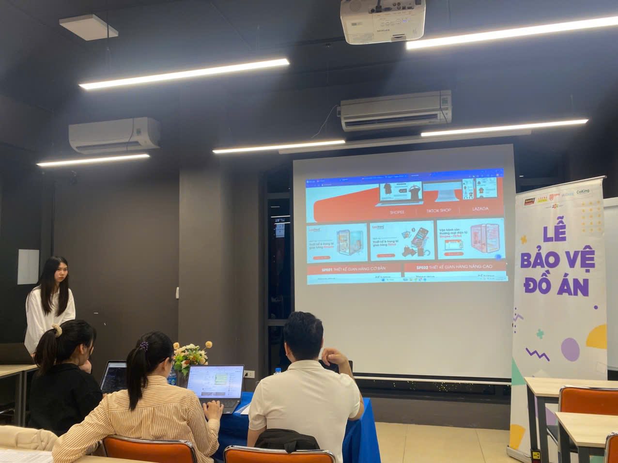 Nhóm Lextren Creative 