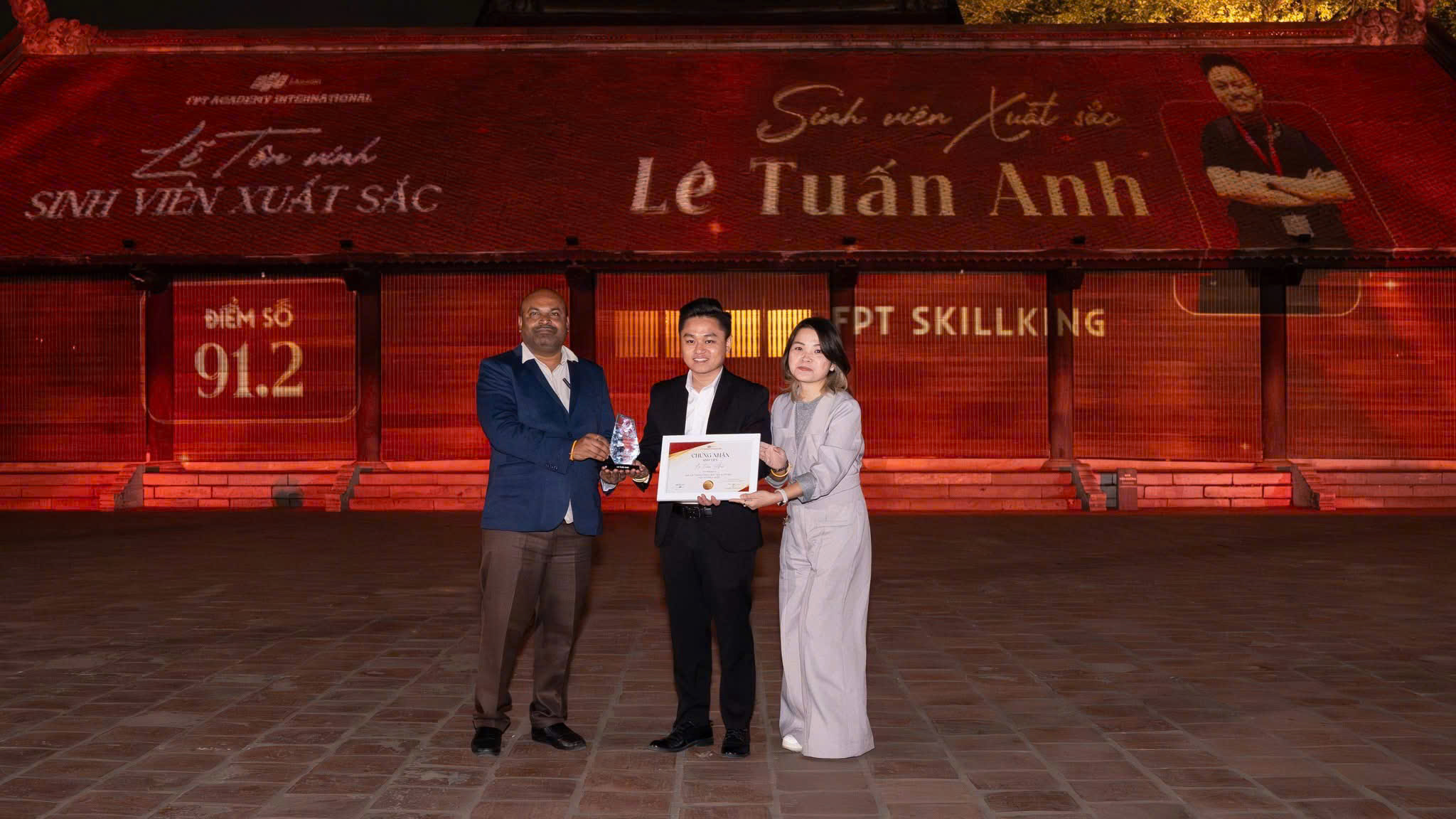 Sinh viên xuất sắc Lê Tuấn Anh