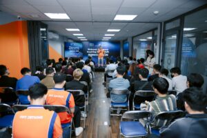 Thầy Lê Trường Tùng - Chủ tịch Hội đồng Trường, Trường Đại học FPT, phát biểu tại lễ khai giảng