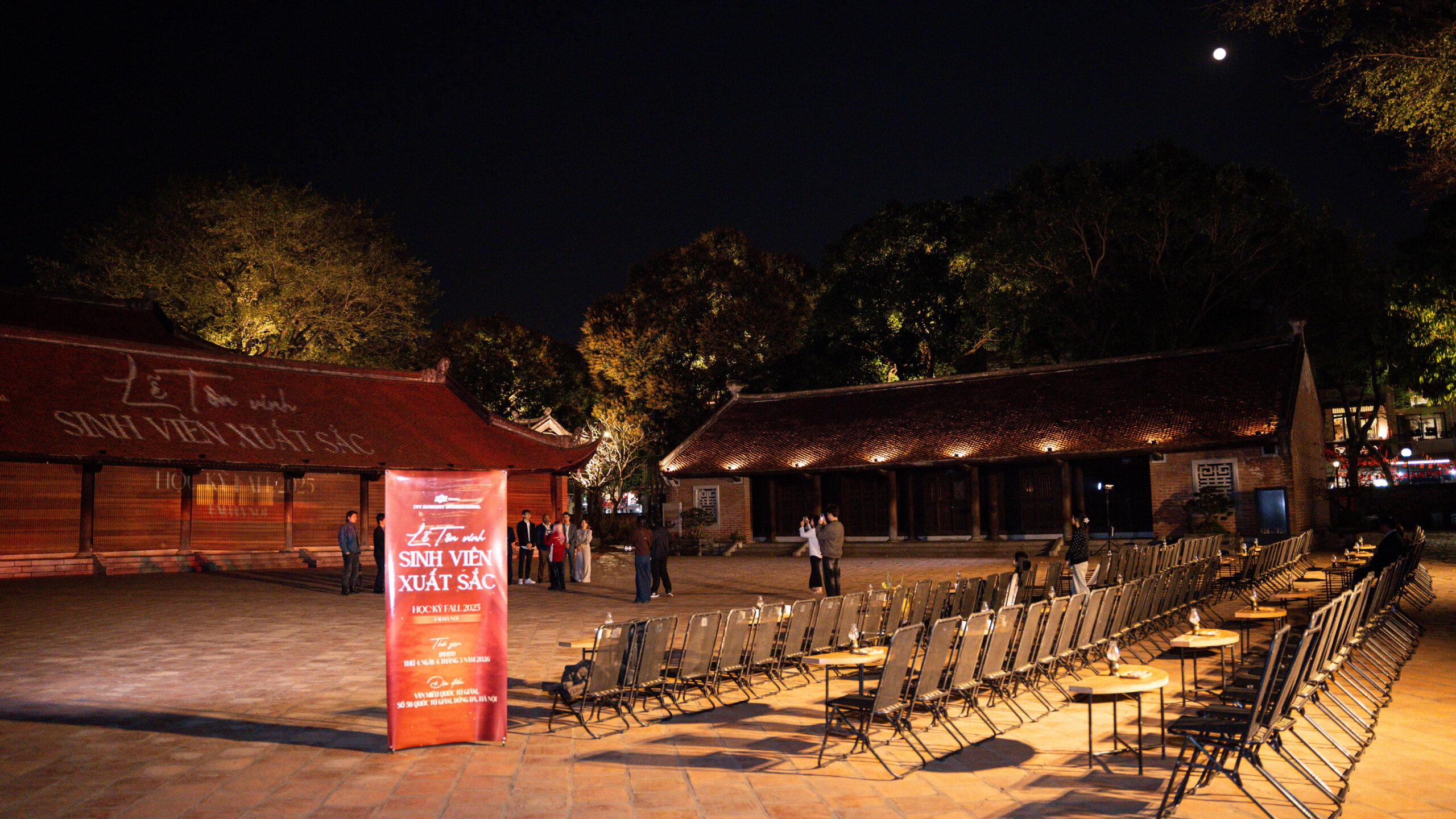 Tour đêm Văn Miếu Quốc Tử Giám