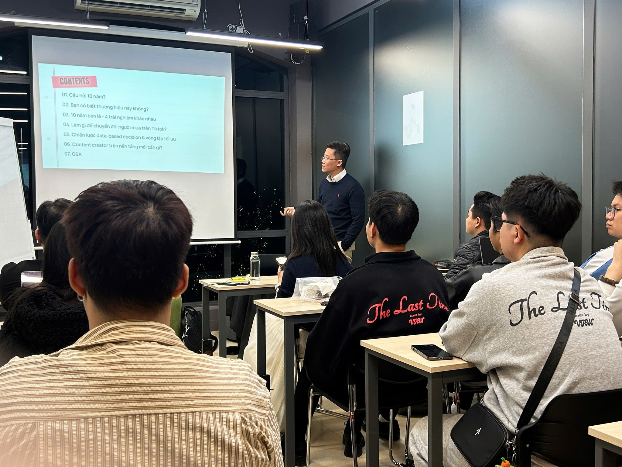 Giờ học doanh nghiệp